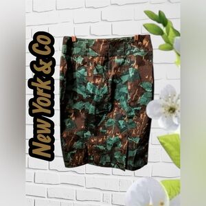 NEW YORK & CO ladies skirt Sz 2 floral teal black double vents belted like NEW